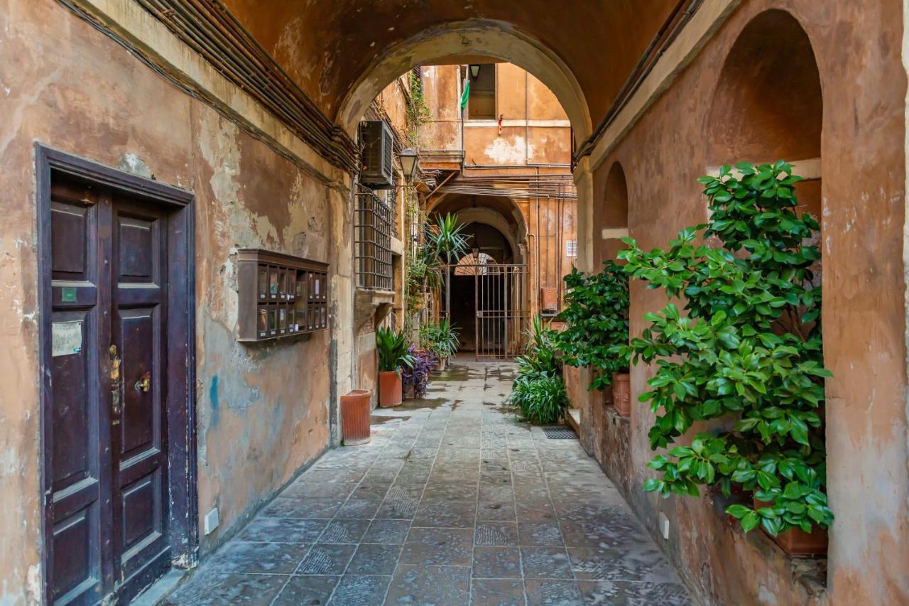 Al Cortile Del Moro Apartman Róma Kültér fotó