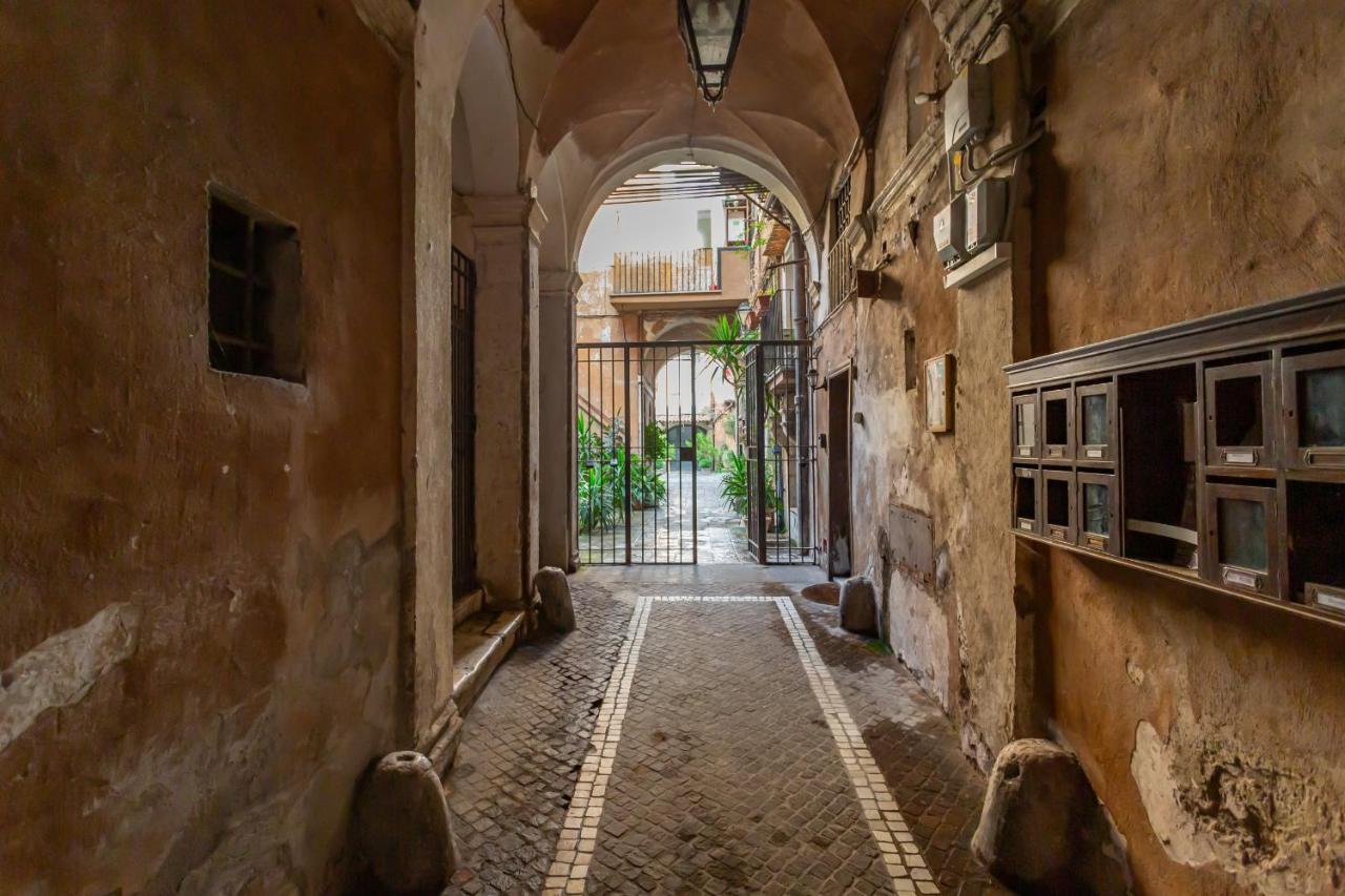 Al Cortile Del Moro Apartman Róma Kültér fotó