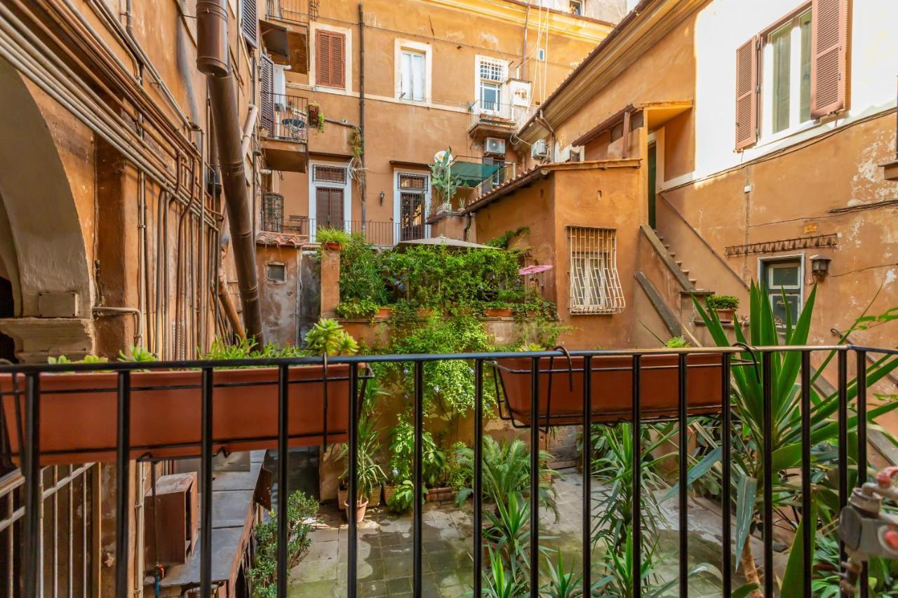 Al Cortile Del Moro Apartman Róma Kültér fotó