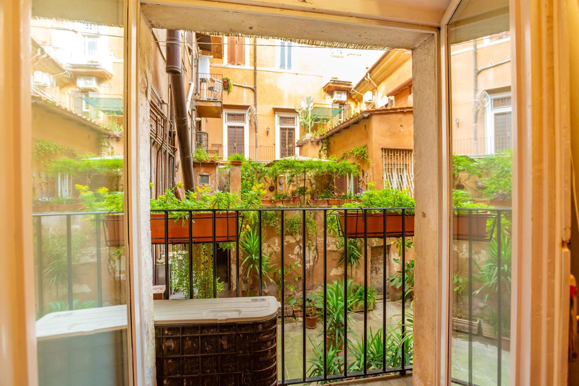 Al Cortile Del Moro Apartman Róma Kültér fotó